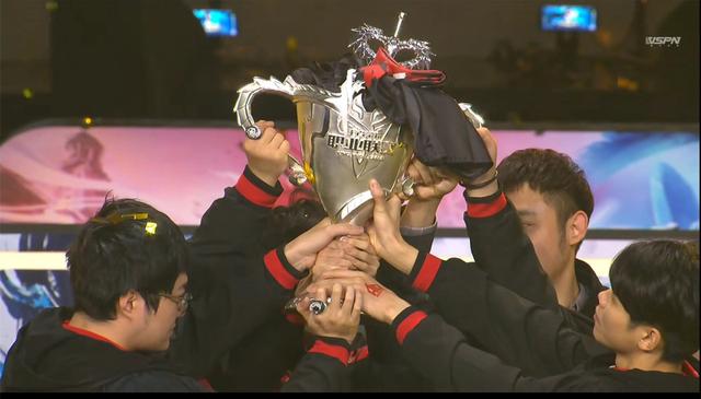Lwx今日语录合集：你是Leyan吗，一拳想把这个防御塔秒了