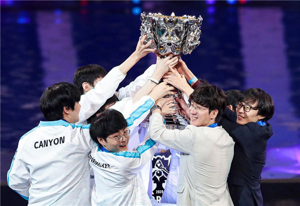 OMG中单Angel发文：因父亲去世要缺席下场比赛，很抱歉