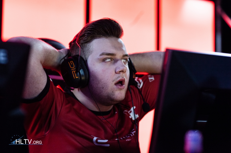 谁就更接近