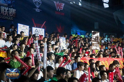 赌场筹码学：解析为何使用塑料筹码比现金更能降低玩家的支出痛感。（赌场筹码心理学剖析：为何用塑料筹码比现金更能降低付款痛感）